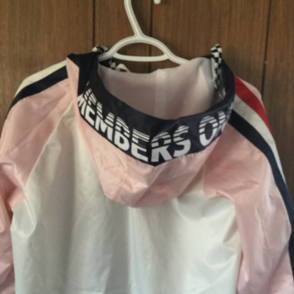 Members Only jacket NWT pink white and blue, hooded - Picture 9 of 10